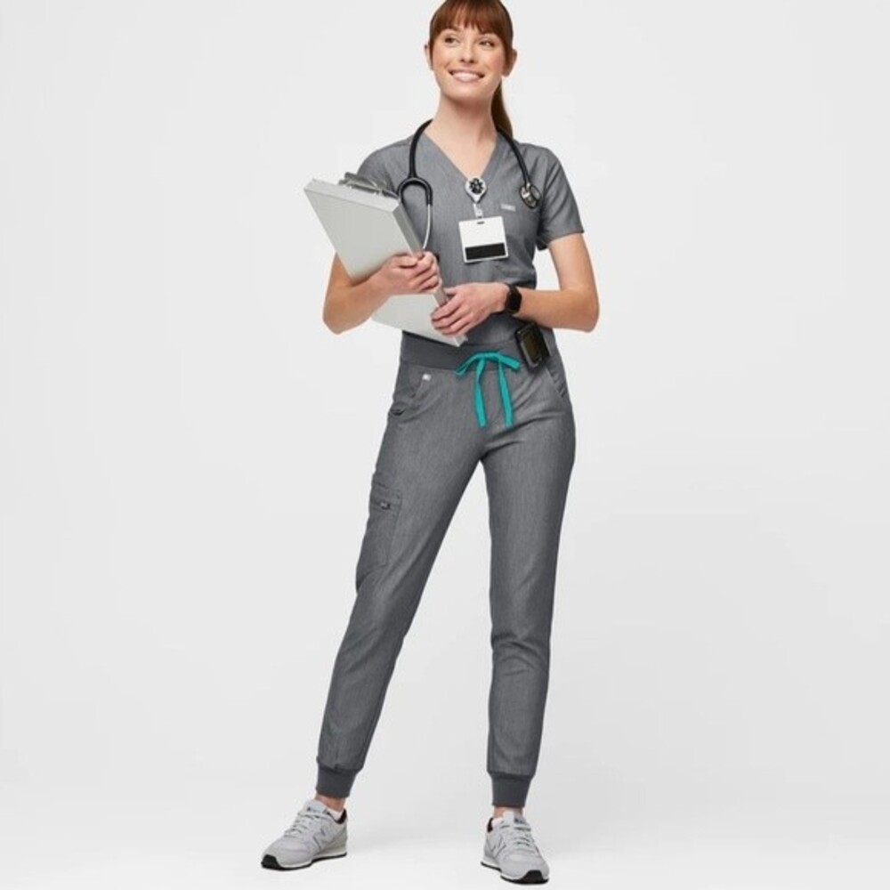 FIGS Zamora™ Jogger Scrub Pants in Griphite Gray